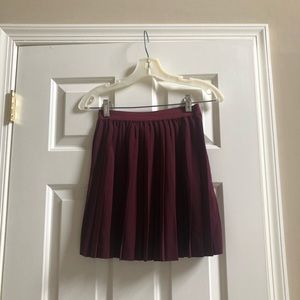 H&M Burgundy Maroon Pleated Skirt